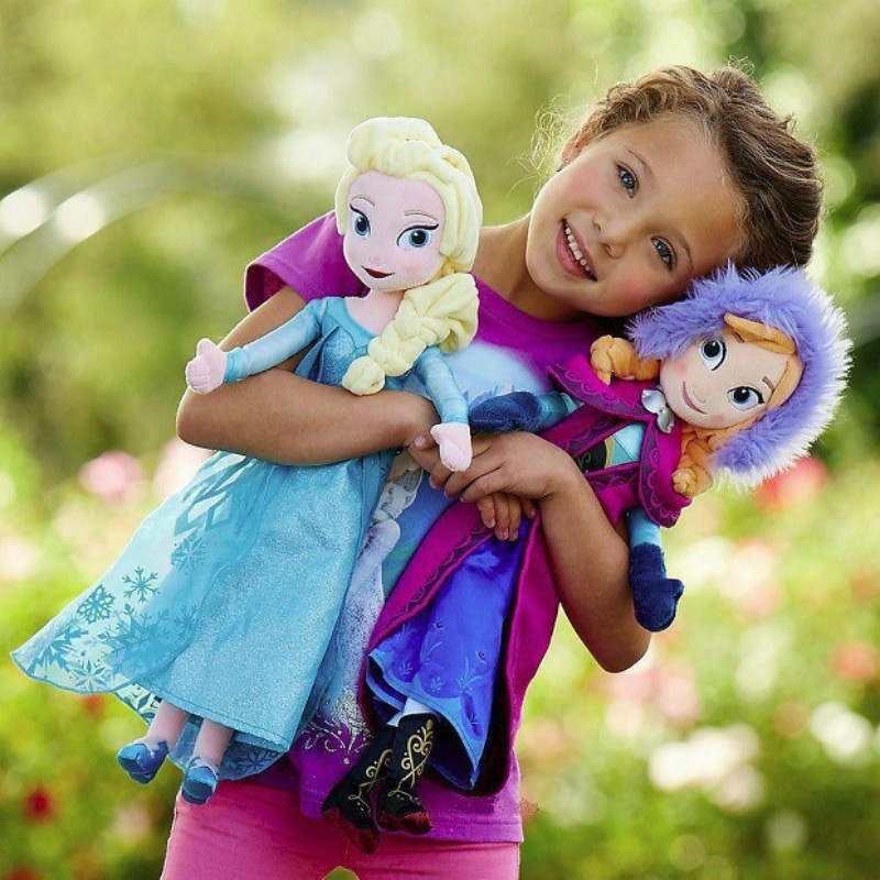 Peluche la reine des neiges elsa anna et olaf Peluche la reine des neiges elsa anna et olaf